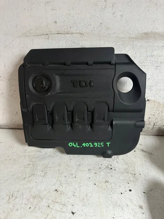 SKODA Moottorikansi OEM 04L103925T - Käytetty image 2
