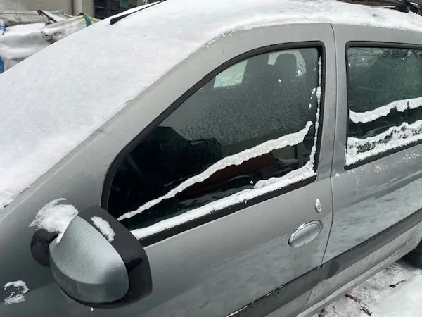 Dacia Logan I linke Fronttürscheibe OEM AK-12-723412 image 2