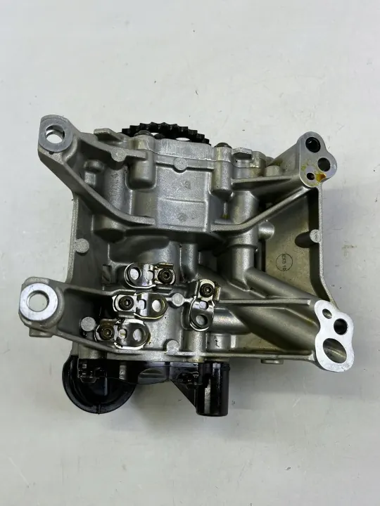 Begagnad BMW oljepump OEM 7643046 för F30 F31 image 7