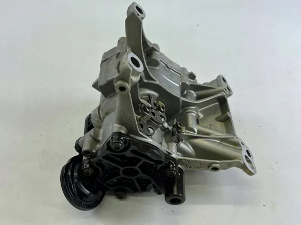 Begagnad BMW oljepump OEM 7643046 för F30 F31 image 8