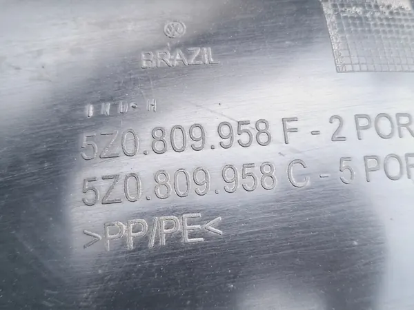 Front Right Wheel Arch VW Fox 2003-2010 5Z0809958F image 7