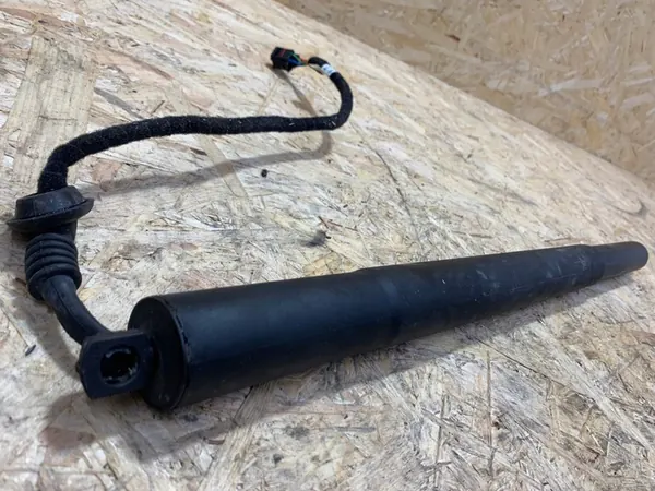 Elektrisk baklucka aktuator vänster höger Audi Q3 II 83A827851E image 2