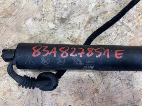 Elektrisk baklucka aktuator vänster höger Audi Q3 II 83A827851E image 4