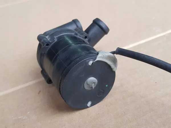 Pompe à eau auxiliaire Webasto OEM 9006333C - Occasion image 7