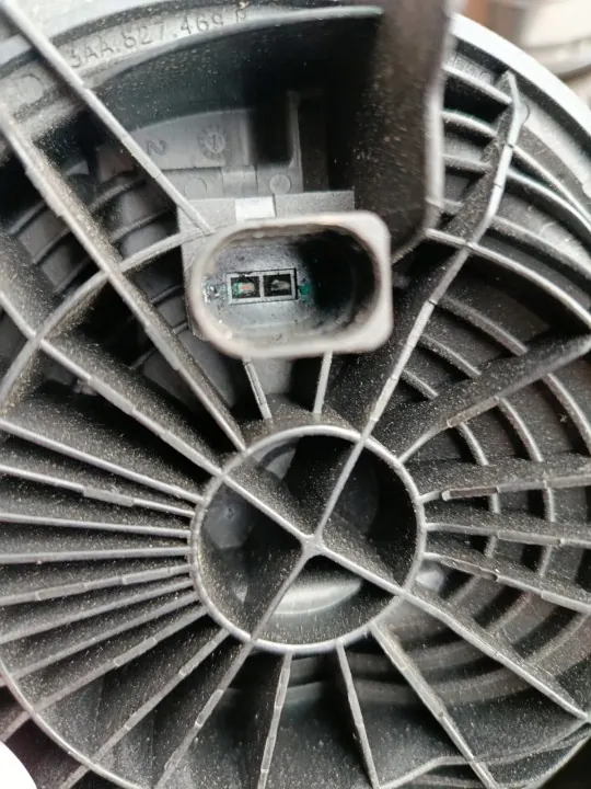 OEM 3AA827469B Bagageluckhandtags emblem VW image 7