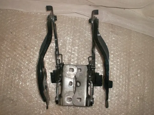Mercedes A-luokka W177 konepellinsaranat OEM A1778801100 image 2