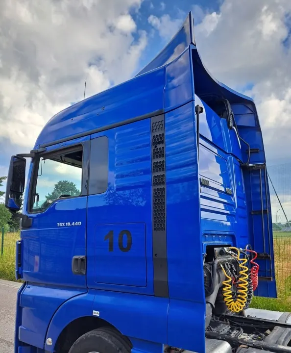 MAN TGX Kabinenrahmen + Türen - Gebrauchte OEM-Teile image 6