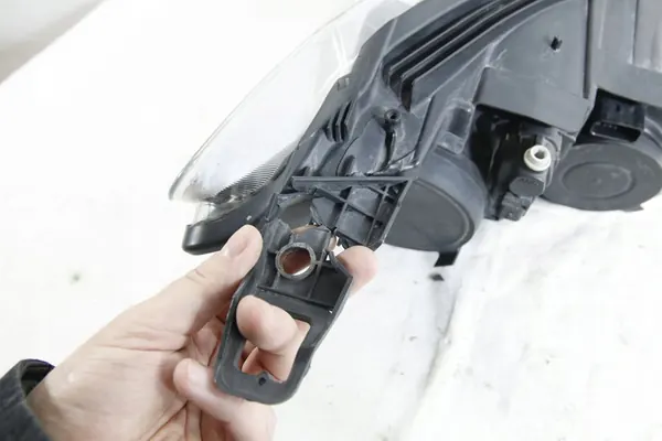 Faros izquierdo original Peugeot 301 Europa 2013-2017 image 3