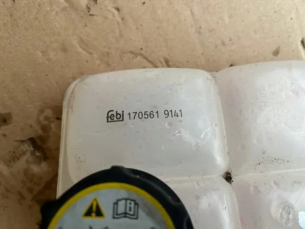 Coolant Reservoir Volvo C30 S40 V50 2004-2007 image 2