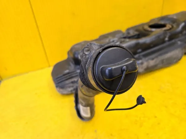 Mercedes-Benz brandstoftank OEM A4474705500 - Gebruikt image 3