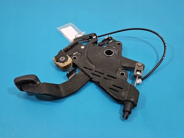 Handbromsspak Mercedes Vito W447 OEM A4474200084 image 2