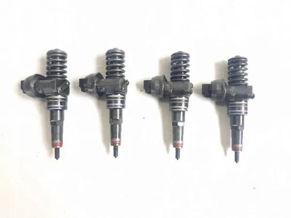Pompe lave-glace OEM 0414720216 pour VW Audi 1.9 TDI image 2