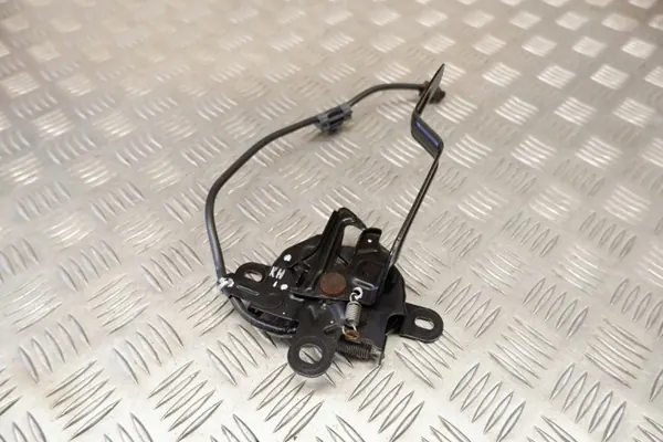 Toyota Yaris Cross 2024 Motorhuvelås OEM 535100D880 image 2