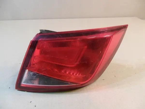 Luz trasera derecha SEAT LEON III image 2