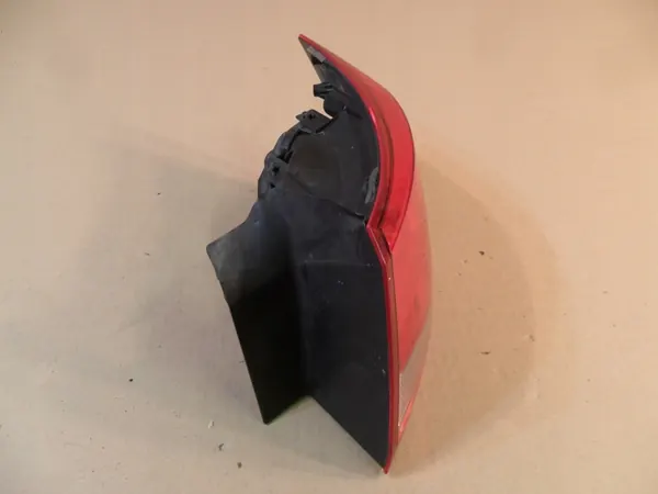 Luz trasera derecha SEAT LEON III image 7