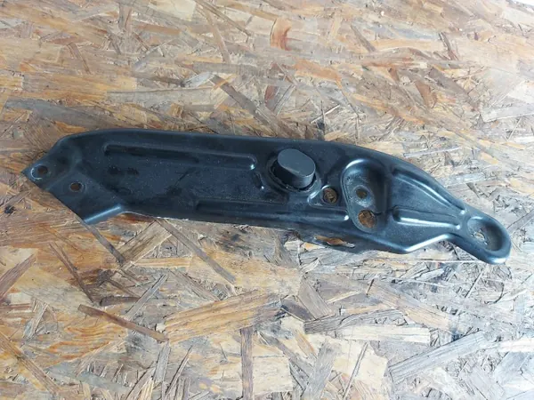 VW TIGUAN III Rechter vorderer Gurtstützpunkt OEM 571805932A image 2