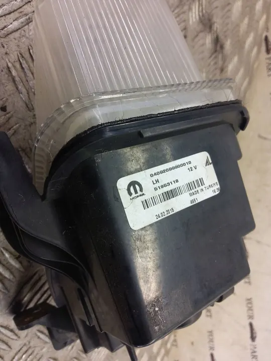 Sinalizador dianteiro esquerdo Jeep Renegade 2016 OEM 51953118 image 10