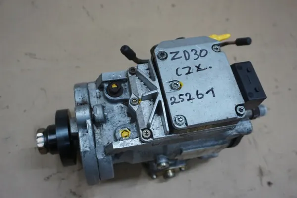 Nissan PATROL Y61 inspuitpomp OEM 25261 image 3