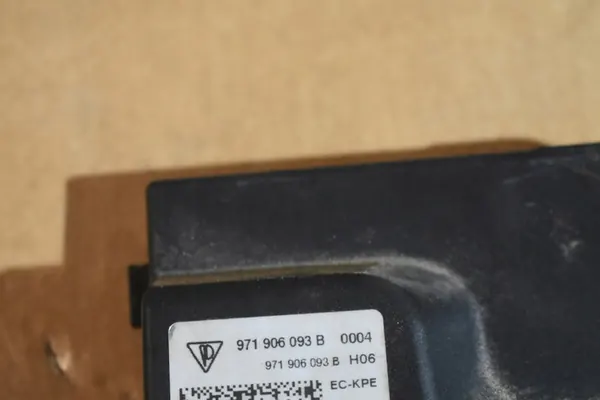 Module de Pompe à Carburant Porsche Panamera 971 image 2