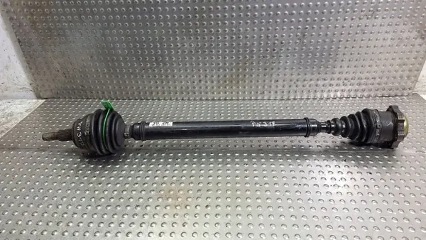 Höger framhalvaxel OEM S26372070 för VW Golf IV image 2