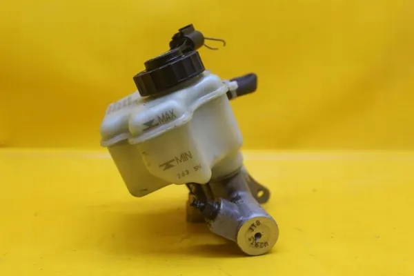 Pompe à frein réservoir OEM 1K1611301C pour VW Caddy image 5