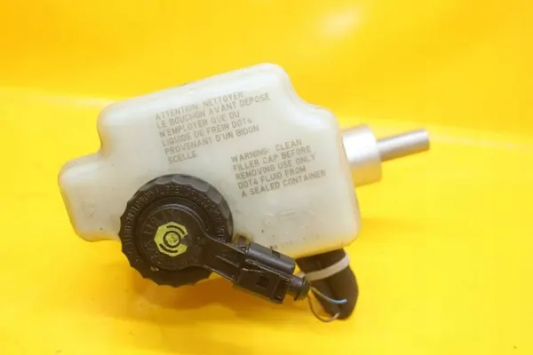 Pompe à frein réservoir OEM 1K1611301C pour VW Caddy image 7