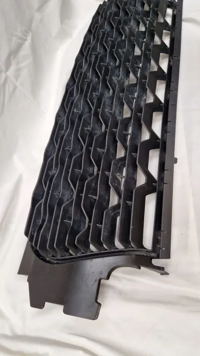 Framstötrasters galler OEM 622544890R för Dacia Duster II image 3