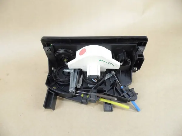 Ilmastointipaneeli VOLKSWAGEN GOLF III image 2