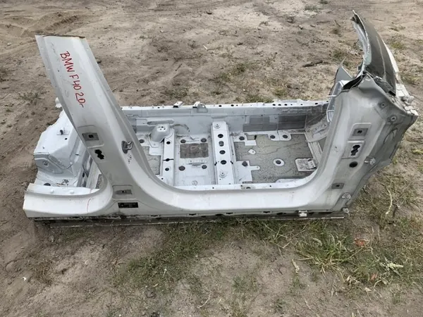 Pilar lateral direito central OEM BMW F40 2.0 D 20 R image 2