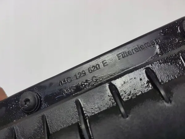 VW POLO VI 1.0 MPI Ilmansuodattimen Kotelo 04C129620E image 4