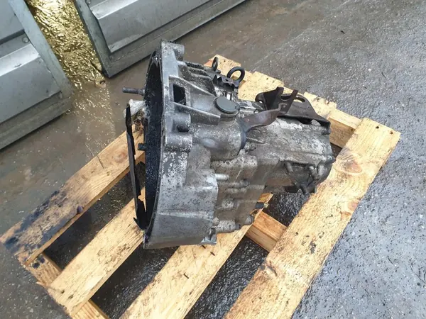 LADA 110 1.5 Vaihteisto image 3