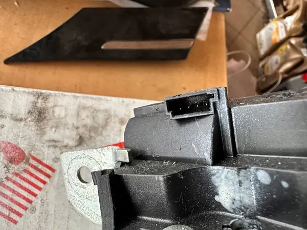 VERROU DE COFFRE MERCEDES B-KLASA W246 A2467400035 image 8