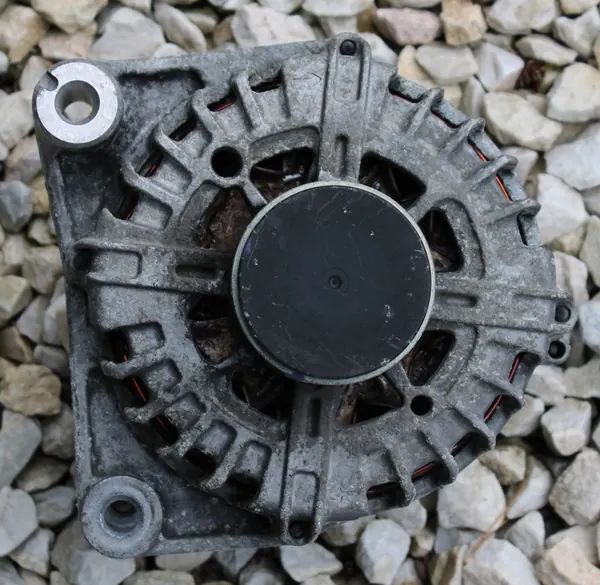 Vaihtovirtageneraattori N47 184HV BMW F20 F10 F25 F30 image 5