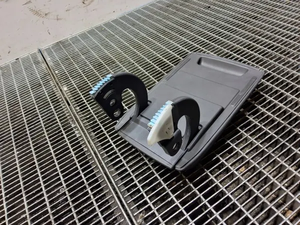 SEAT Leon console armsteun OEM SKE57668 - Gebruikt image 6