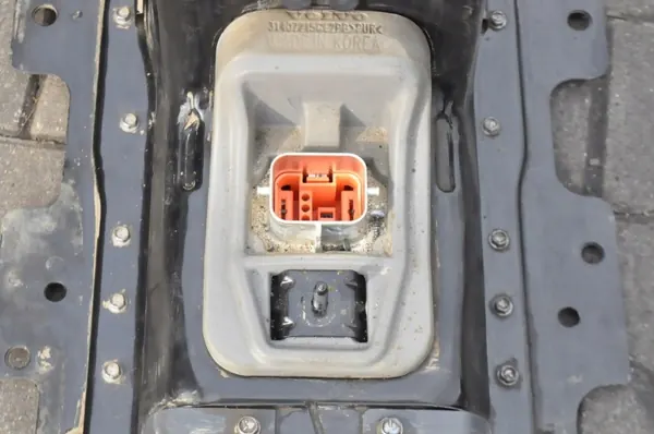 Bateria Volvo OEM 31673714 39Ah Usada Esquerda + image 3
