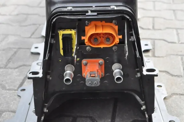 Bateria Volvo OEM 31673714 39Ah Usada Esquerda + image 6