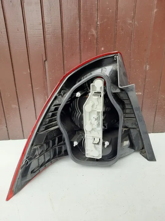 Lámpara Trasera Derecha FORD FOCUS MK2 SEDAN image 4