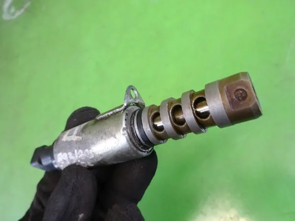 Sensor de posição do comando AUDI A6 C6 2.0 B 2004 06E109257F image 4