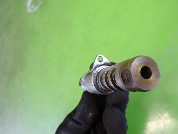 Sensor de posição do comando AUDI A6 C6 2.0 B 2004 06E109257F image 5