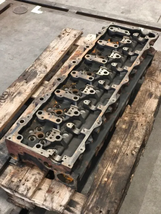 Cabeça Motor MAN OEM 51031006427 - Usado image 2