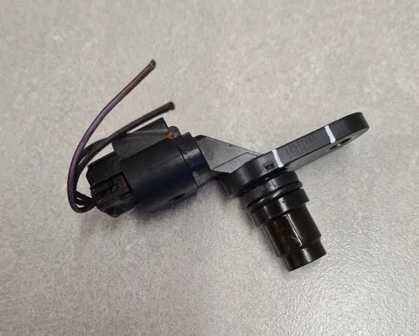 Capteur d'arbre à cames OEM 12577245 pour Opel Insignia A 2.0 Turbo image 2