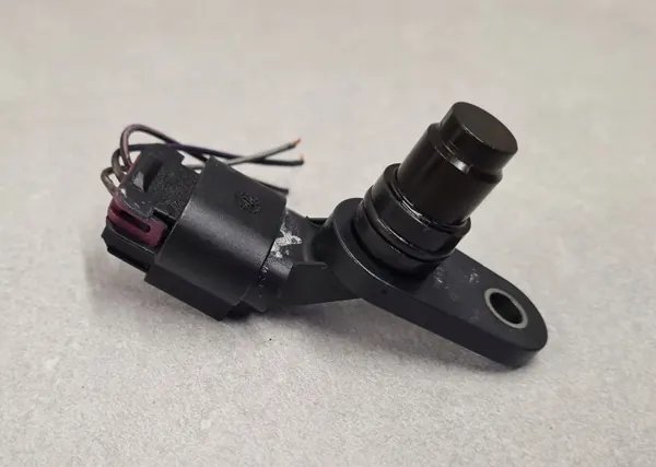 Capteur d'arbre à cames OEM 12577245 pour Opel Insignia A 2.0 Turbo image 3