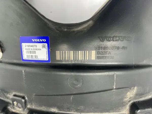 Volvo XC60 II Fram höger stänkskärm OEM 31694870 image 4