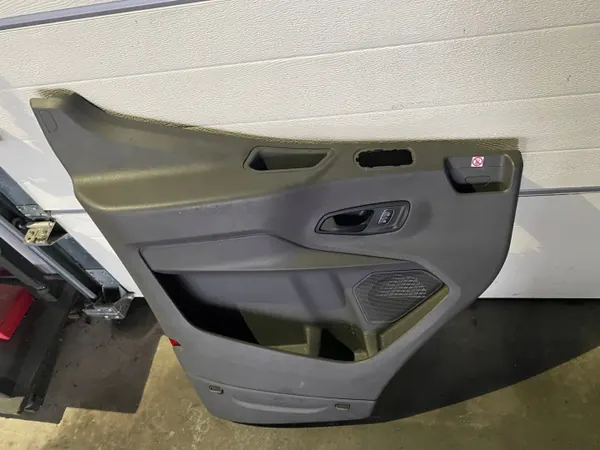 Ford Transit MK8 2025 Linker Voorportierbekleding OEM KK31-V23943-AA3JJ9 image 3