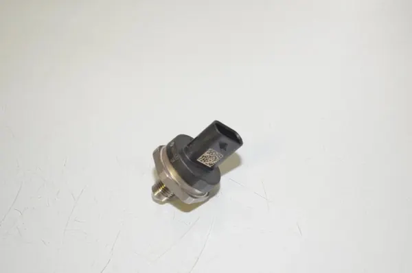Bränslerälsensor OEM 13538631820 för BMW X1 F48 image 3