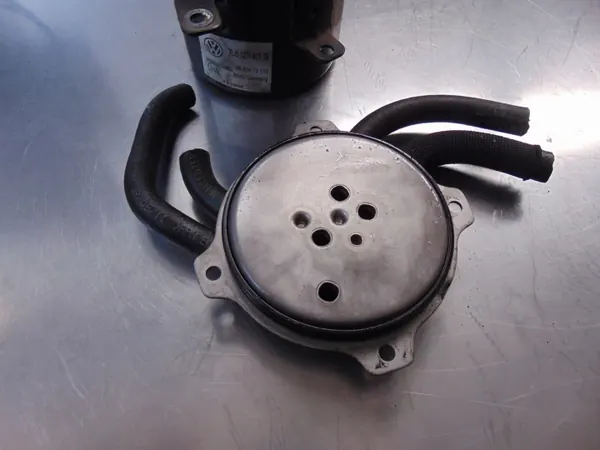 Kraftstofffiltergehäuse OEM 7L6127401G - Gebrauchtes VW Teil image 3