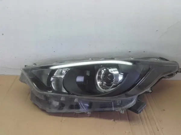Toyota Yaris IV Lentille Avant Gauche OEM NITGYJGHJ image 2