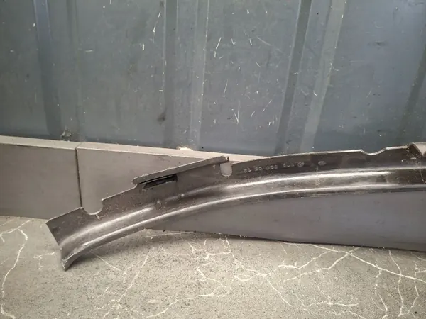 OEM 1168200512 Cache-câble pour Mercedes W116 image 5