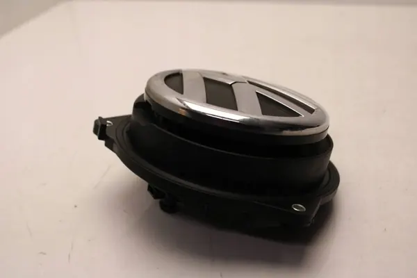 VW GOLF VI 08R - Poignée de coffre Logo Emblème Arrière image 3