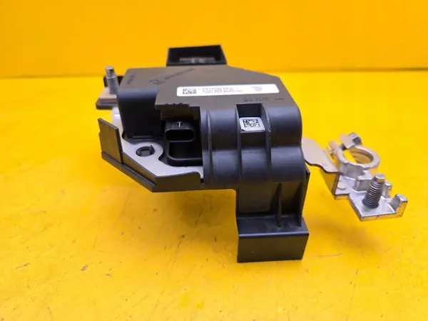 Batteriklemma Mercedes-Benz OEM A2479067502 image 2